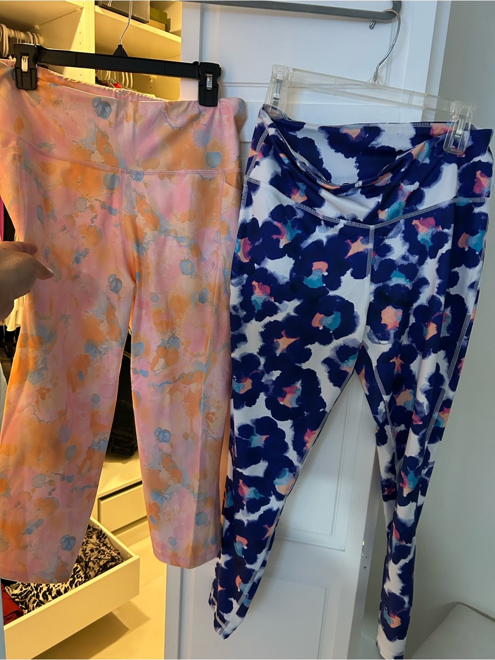 2 large legions Printed Capri Leggings - Pink & Navy